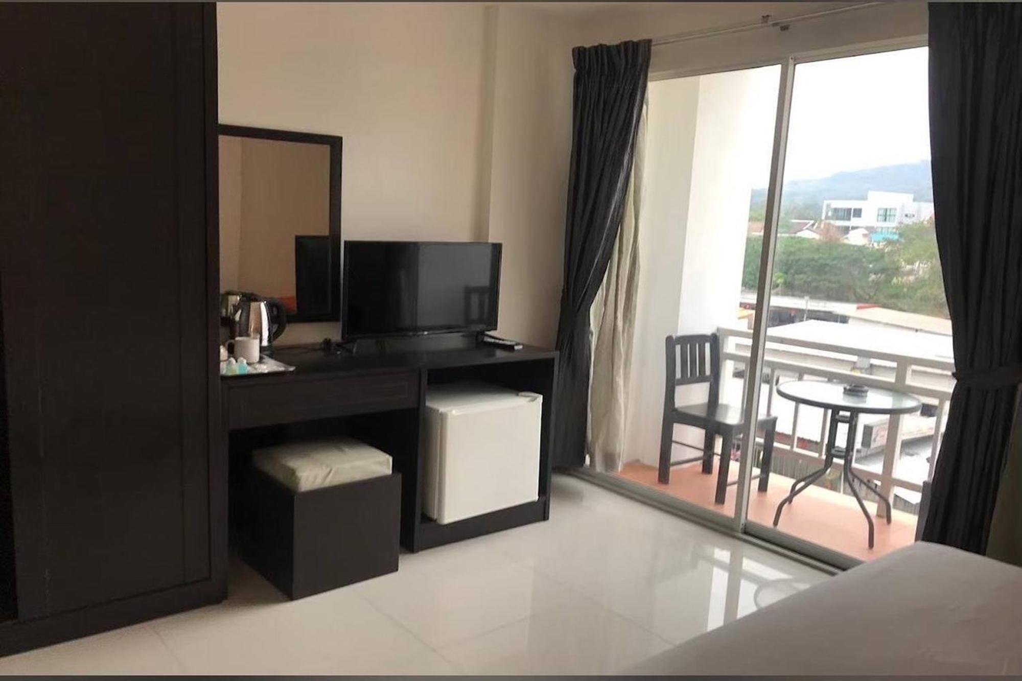 Praew Mansion Hotel Pantai Kamala Luaran gambar