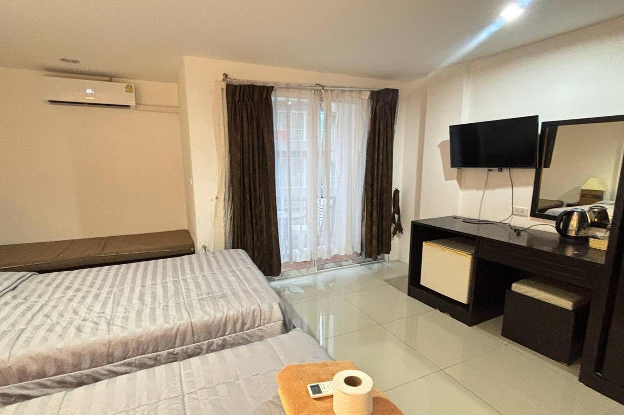 Praew Mansion Hotel Pantai Kamala Luaran gambar